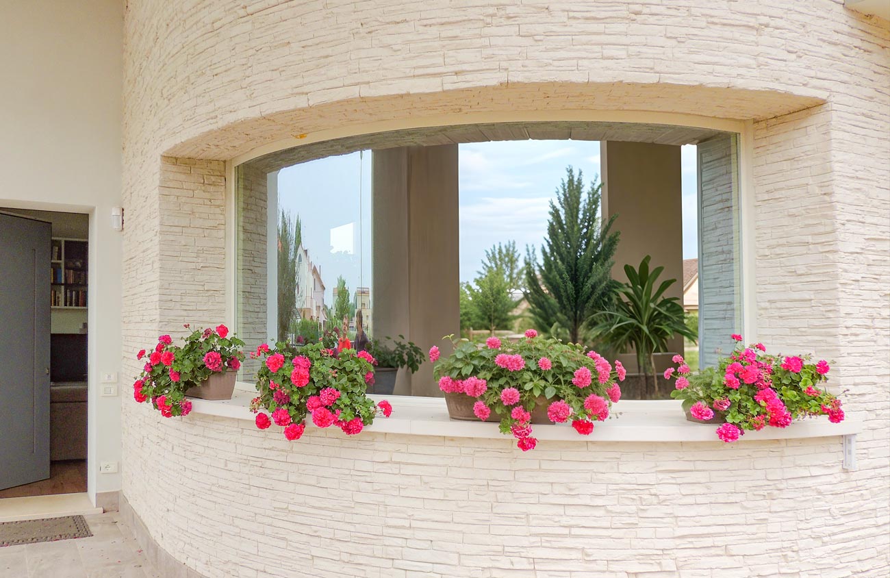 Serramenti curvi in pianta